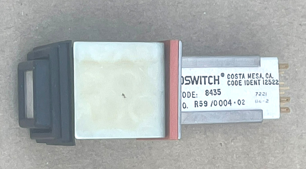 Staco Switch R59 / 0004-02, Pushbutton Switch