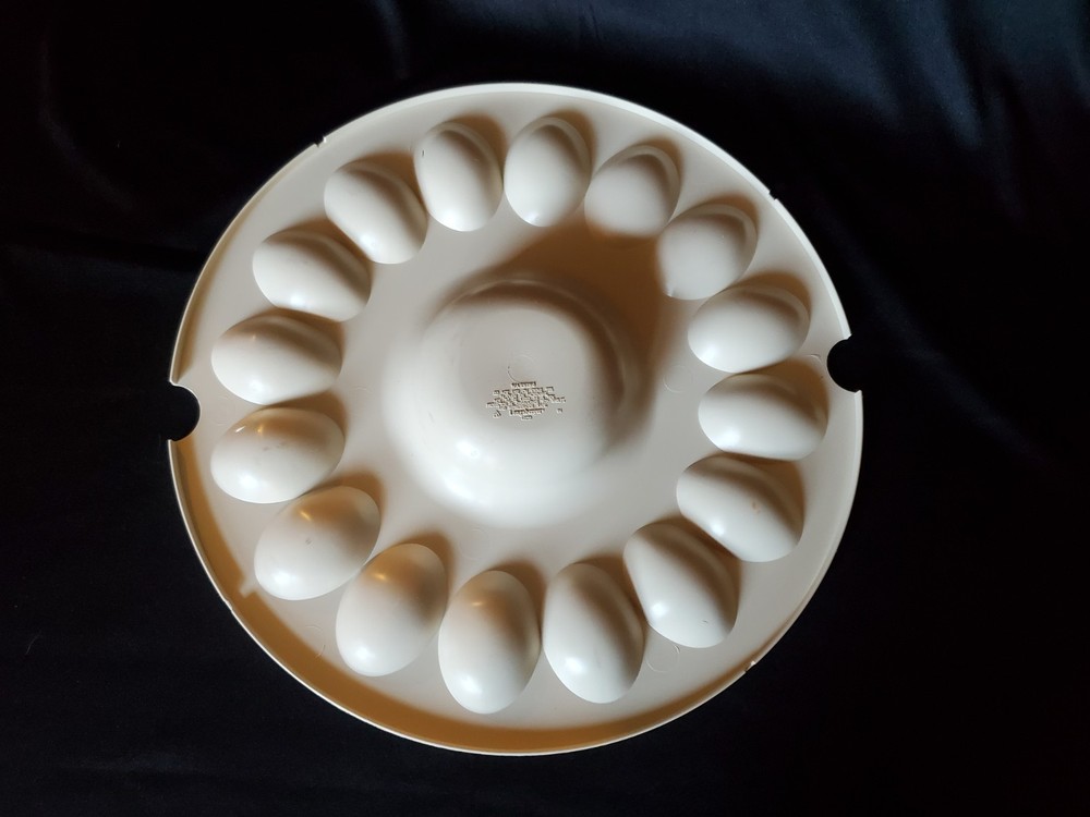 Longaberger 40233 Serve Around 16-Egg Tray Insert Deviled Egg Basket Insert