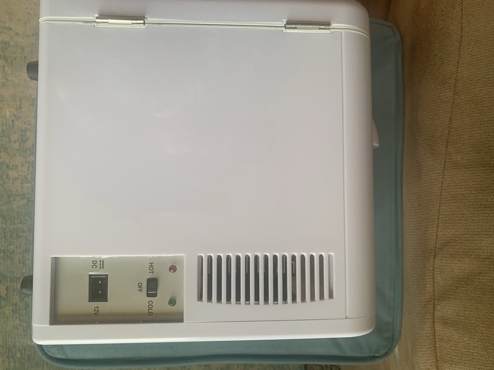 Mini Refrigerator 12VDC Cold/Hot Compatible. Cools 6 cans. Portable w/Plug.