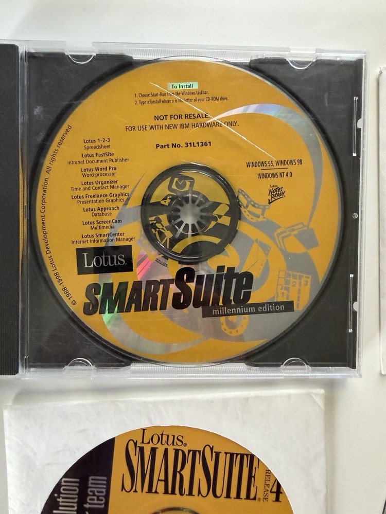 Vintage Lotus SmartSuite Software Bundle Lot