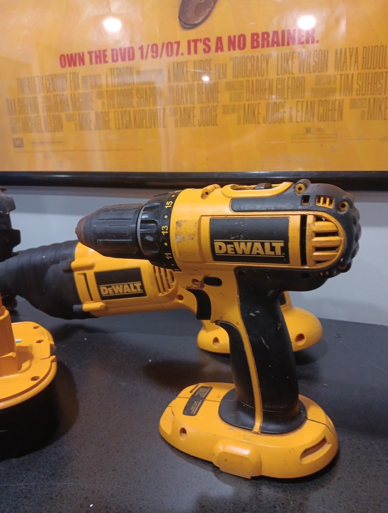 Dewalt Tool Set Drill, Flash Light Battery (Untested)