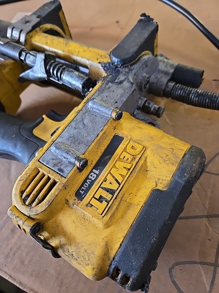 Dewalt DCGG570 18volt tool only