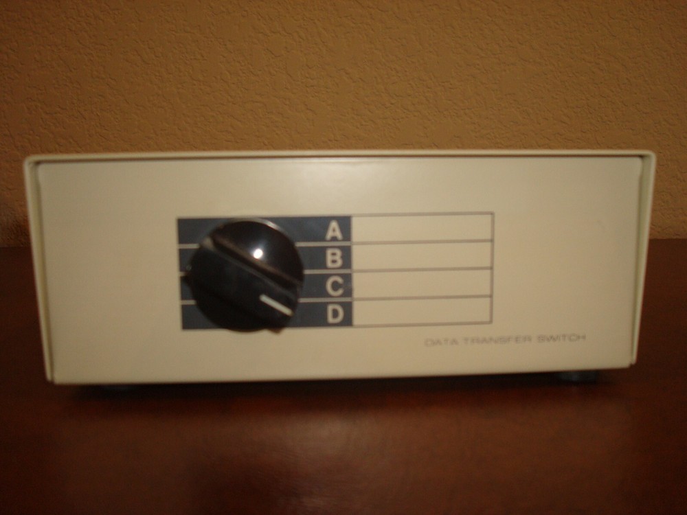 KENTEK DB25 4-way Manual Data Transfer Switch Box