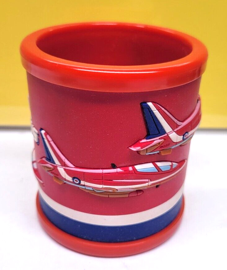 THE RED ARROWS ROYAL AIR FORCE 3D PLASTIC HANDLED CUP