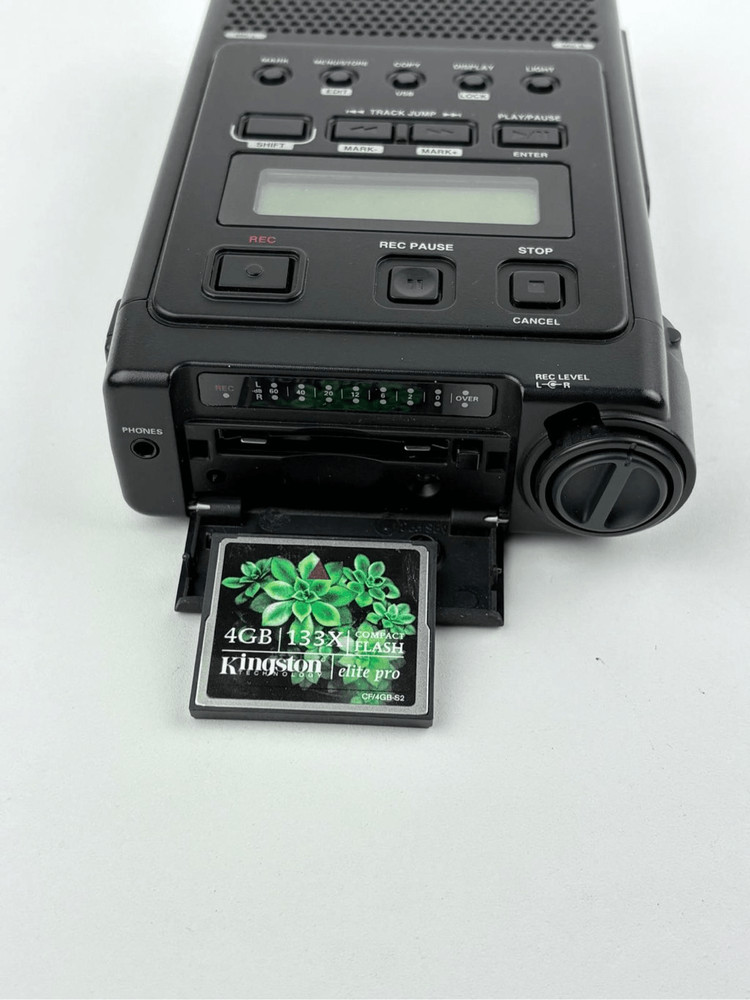 Marantz Professional PMD660 Handheld Solid State Recorder w/ 4 GB Flash Card