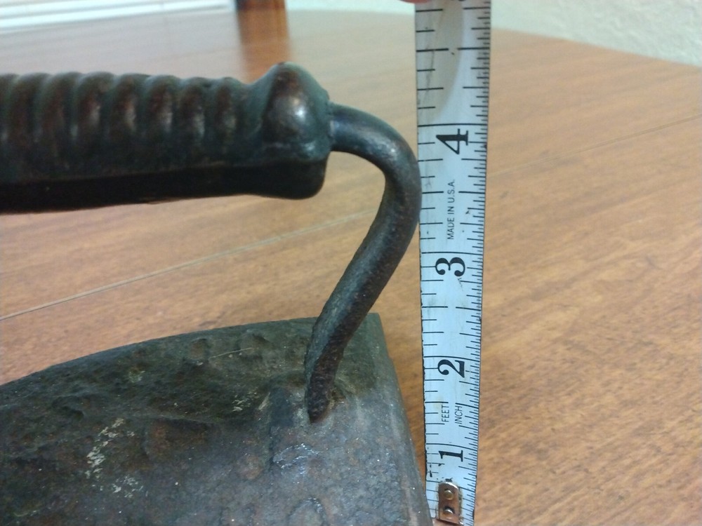 VINTAGE CAST IRON CHATTANOOGA #7 SAD FLAT IRON 