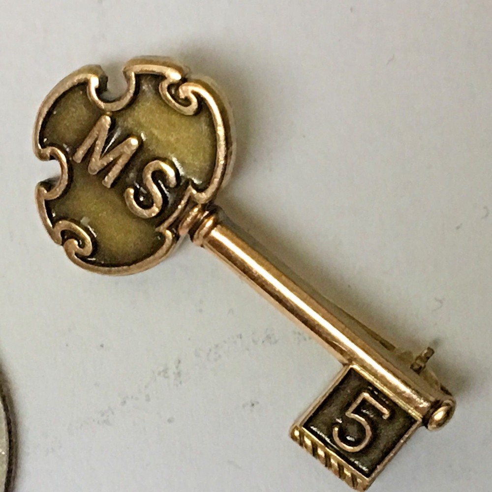 Vintage Key 5 Year Pin