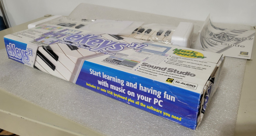 M-Audio Evolution eKeys 37 Musical Keyboard USB - White - use w/ PC or Mac - New