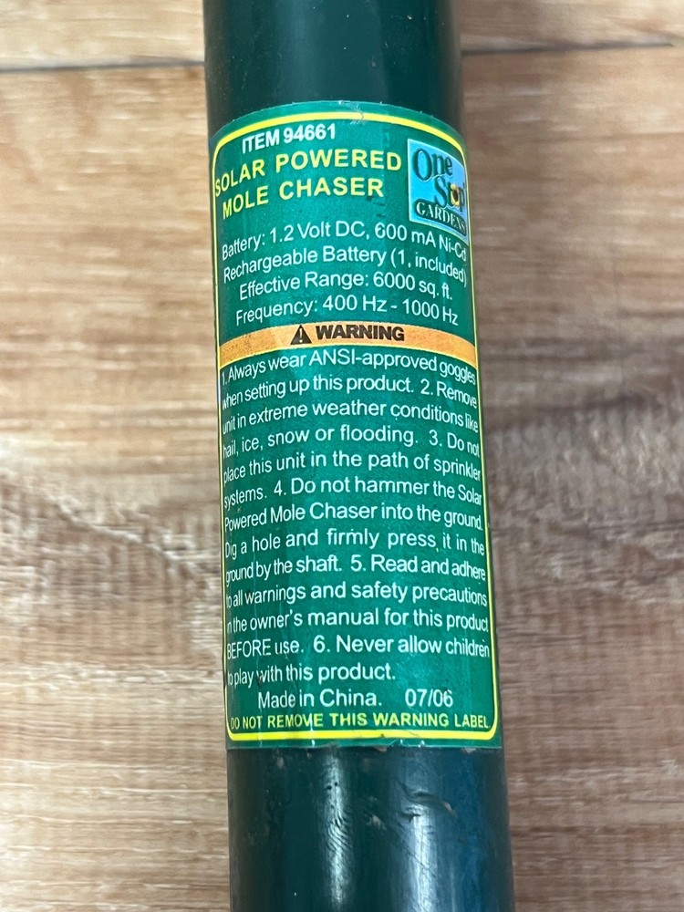 One Stop Gardens Solar Mole Gopher Rodent Chaser with Original Box