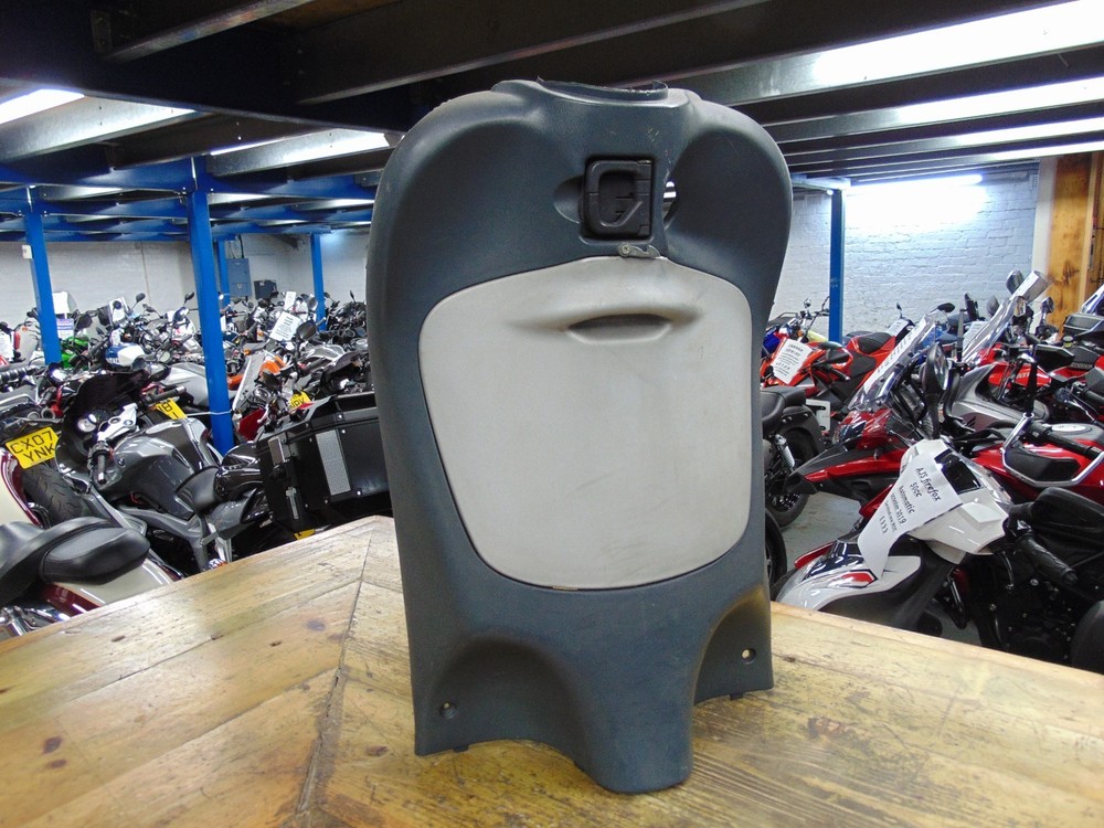 PIAGGIO LIBERTY 50 2003 2T FRONT LEG SHIELD PANEL