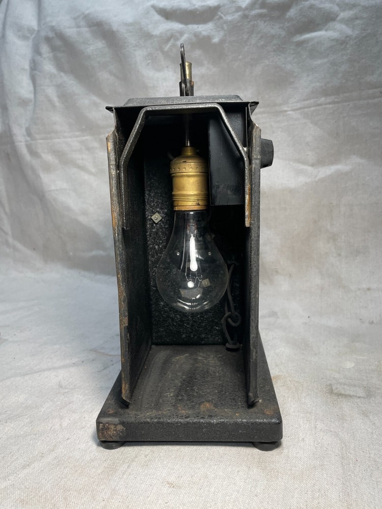 Keystone Kinescope Model E-33 16mm Movie Projector