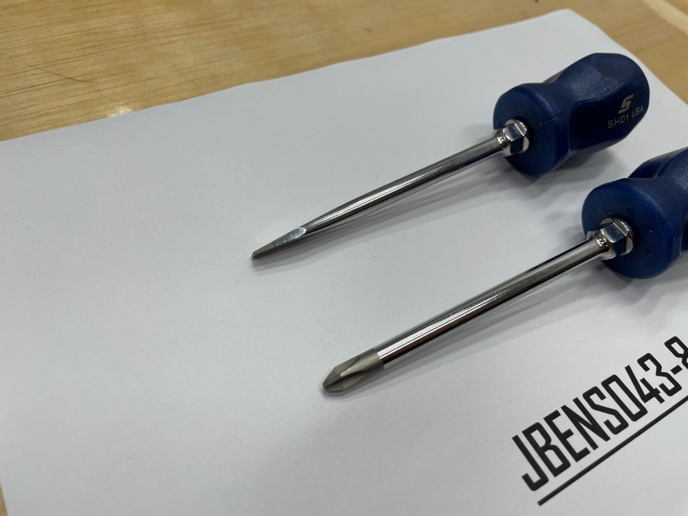 Snap-on Tools 2pc POWER BLUE Hard Stubby Handle Standard Shaft Screwdriver Set