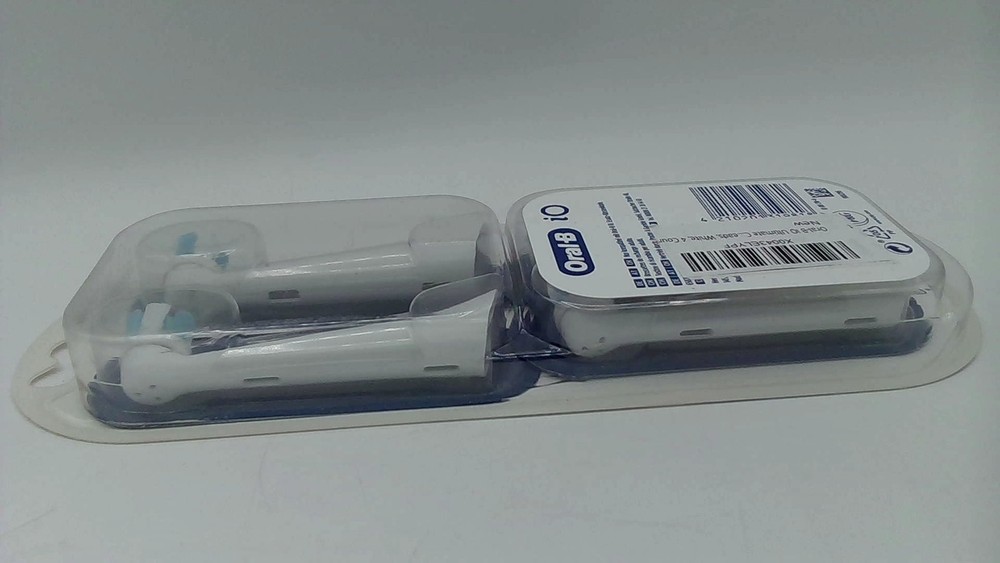 Oral-B IO Ultimate Clean Replacement Brush Head White