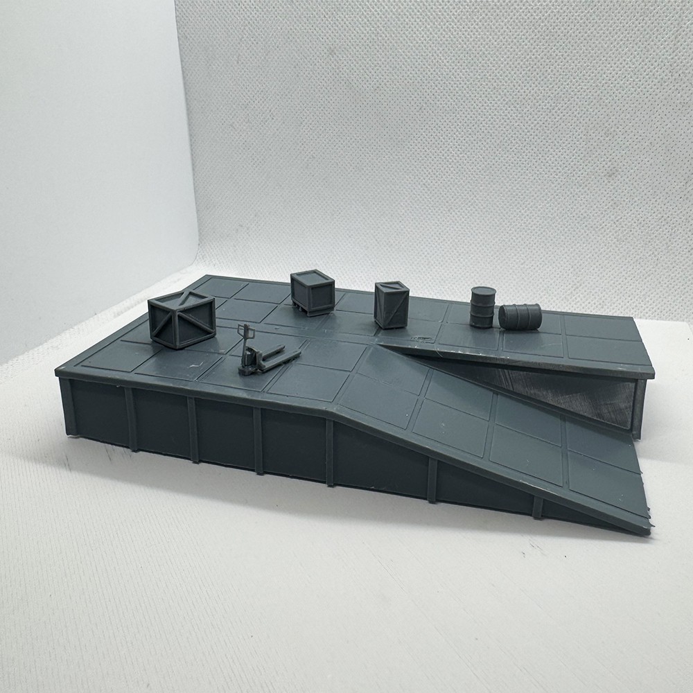 LaoYao 1/64 Wide Railway Platform Loading Dock With Cargo