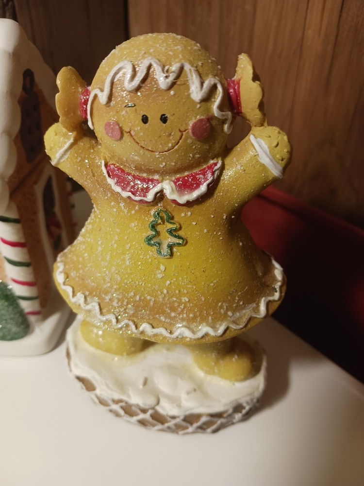 Ginger Bread House Tea Light With Two Gingerbread Men