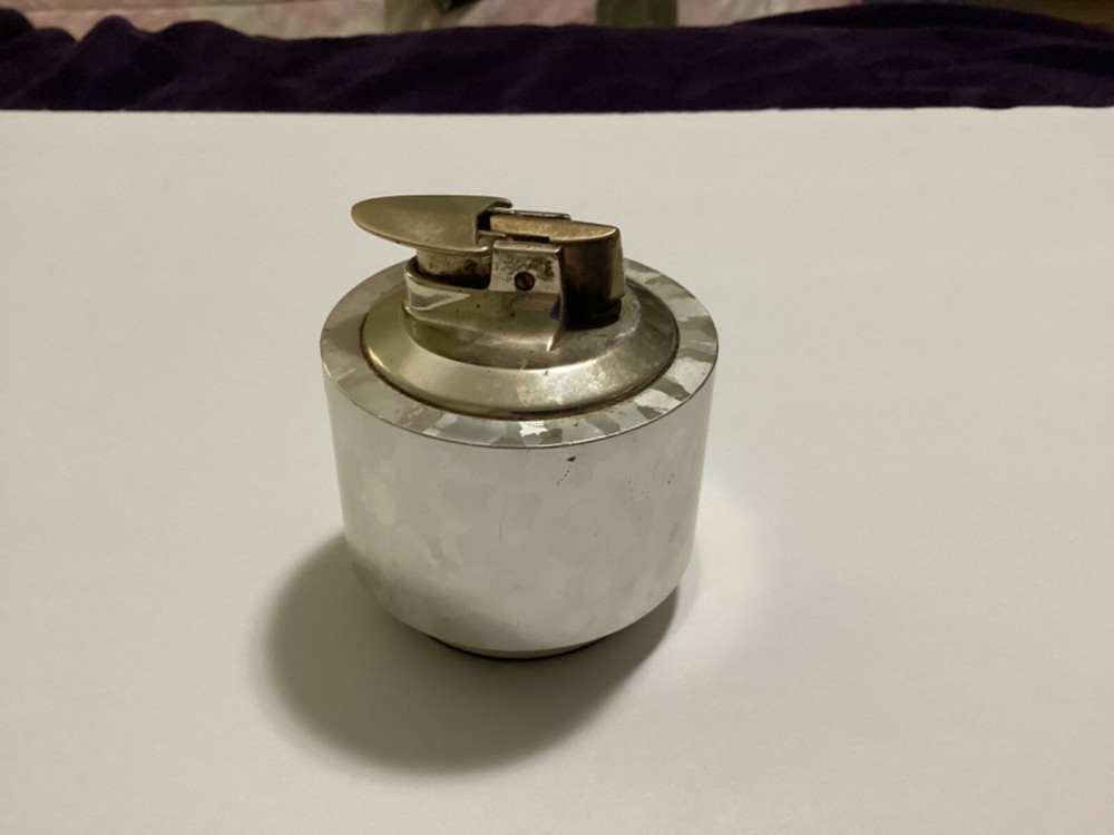 Ronson Luralite Silvertone Varaflame Table Lighter