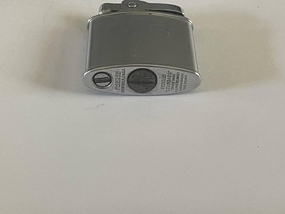 VINTAGE RONSON Standard SILVER Tone LIGHTER