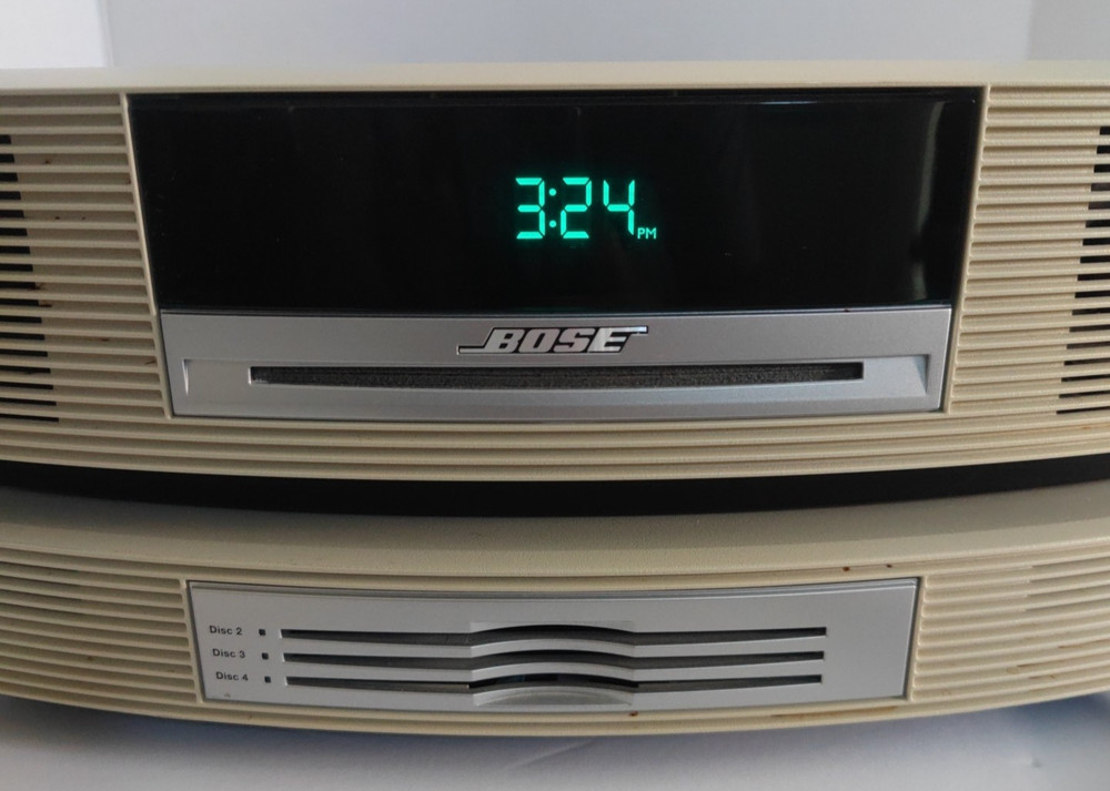 Bose Wave Music System AWRCC1 with Multi-CD Changer And Remote Read Description