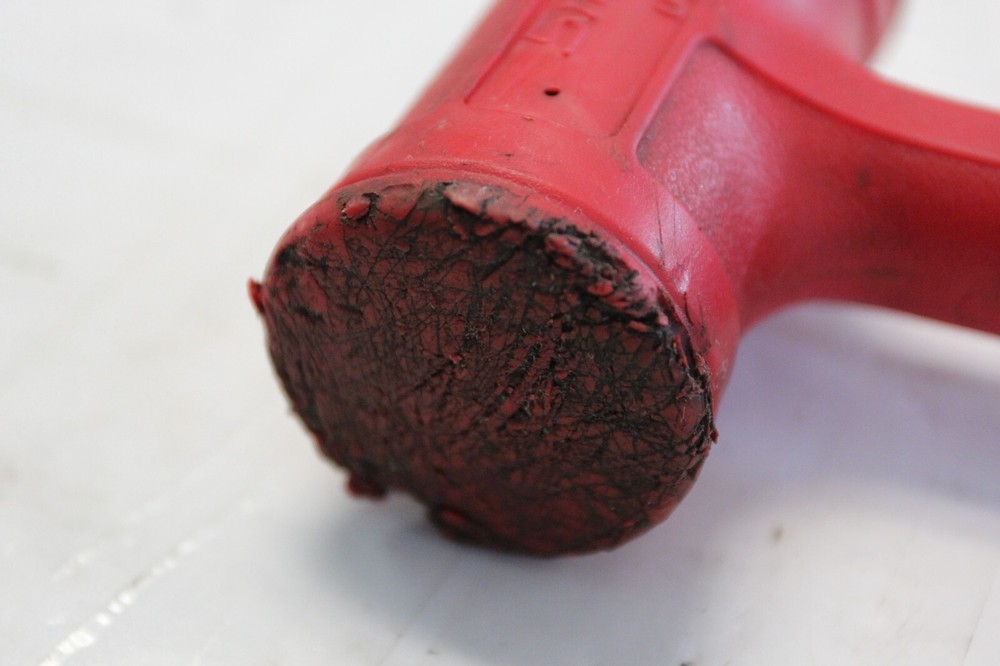 Snap-On Tools 24oz Dead Blow Hammer. HBFE24. Soft Grip. Red NICE!