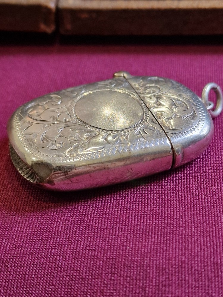 STERLING SILVER VESTA CASE CHESTER 1898 VICTORIAN ROBERT PRINGLE NO INITIALS