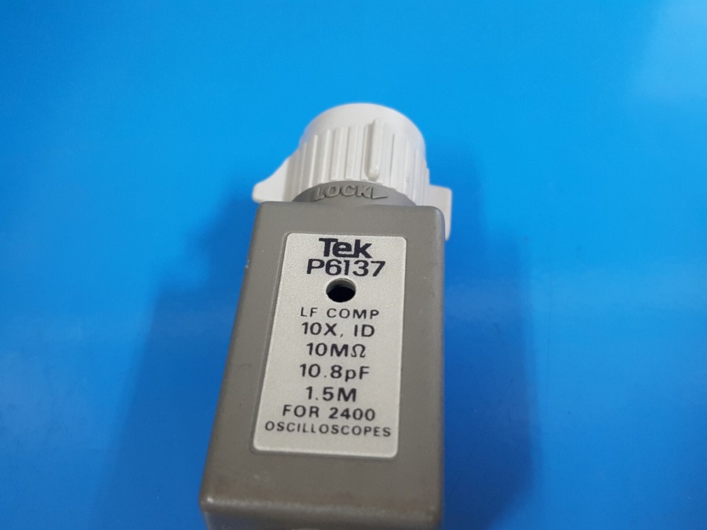 Tektronix_P6137: Passive Voltage Probe - 8