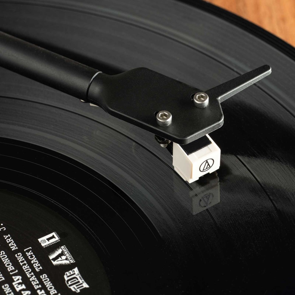 Pro-Ject E1 Phono Plug & Play Turntable with Built-in Phono Gloss Black