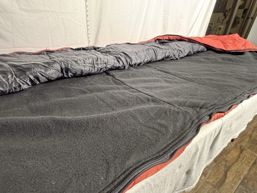 Eddie Bauer Sleeping bag - 33x80