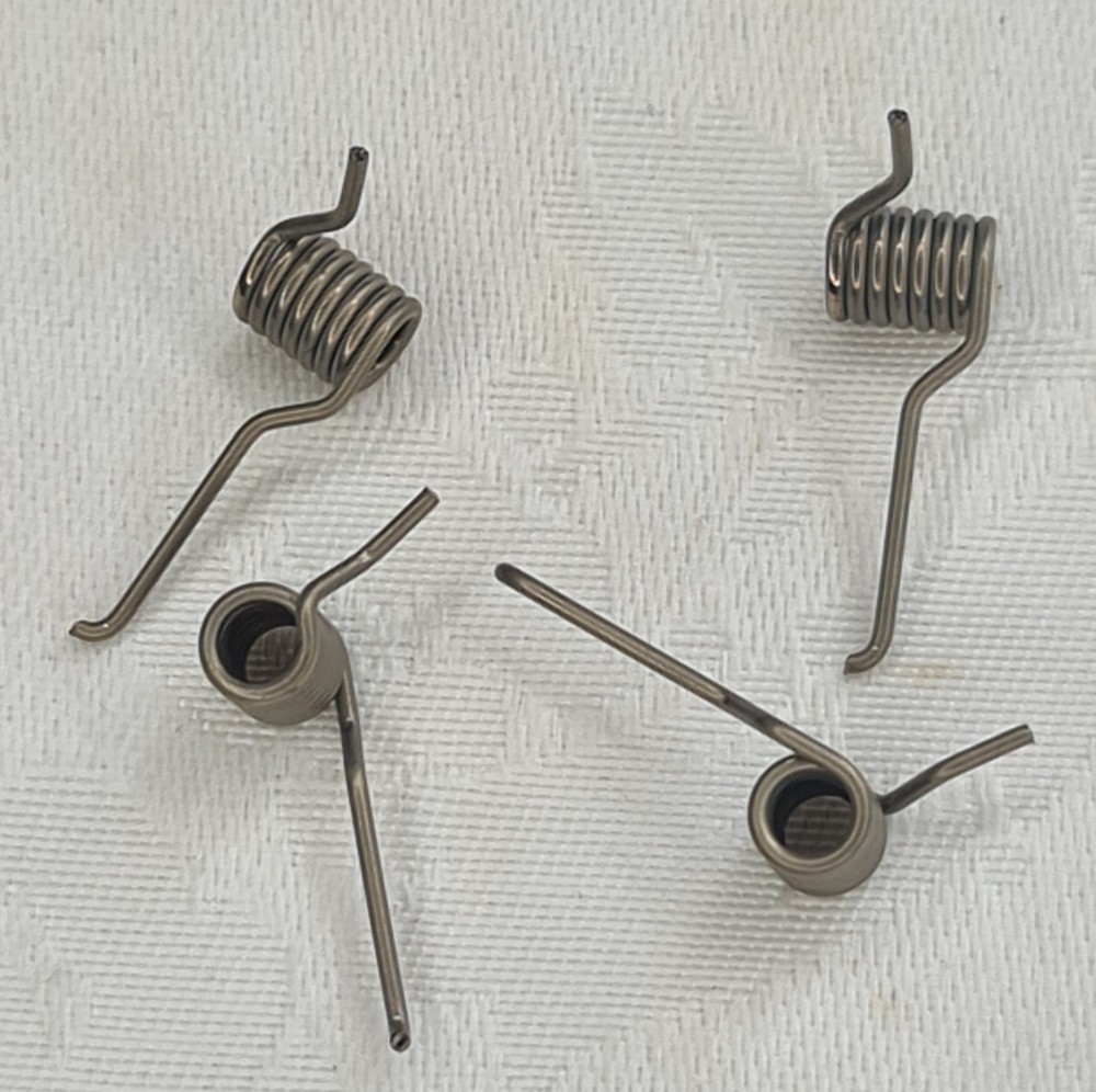 4 x New Thorens Lighter Single Claw Main Springs