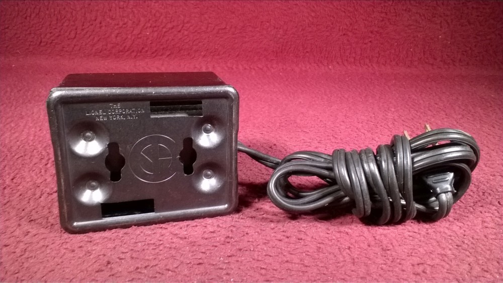 LIONEL POST WAR TRANSFORMER - TYPE 1016 - 35 WATTS