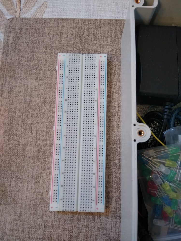 ELEGOO Electronics Fun Kit and Smraza S19 starter kit