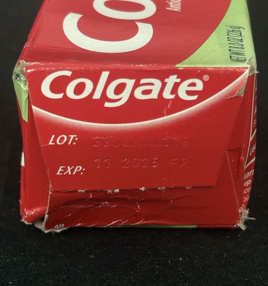 Colgate Sparkling White Mint Zing Gel Toothpaste, 8oz (226g)