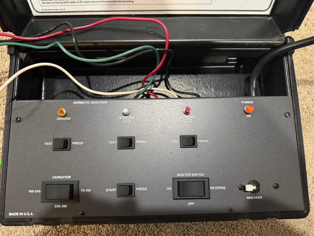 Hermetic Analyzer 8202 w/ Case! Great Condition!