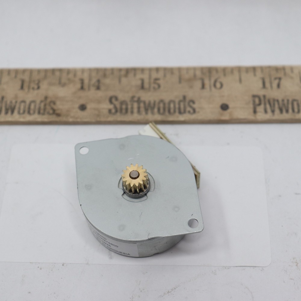 Engine Step-by-Step Unipolar 7.5Â° 7 Ohm 12V 3AA01109400
