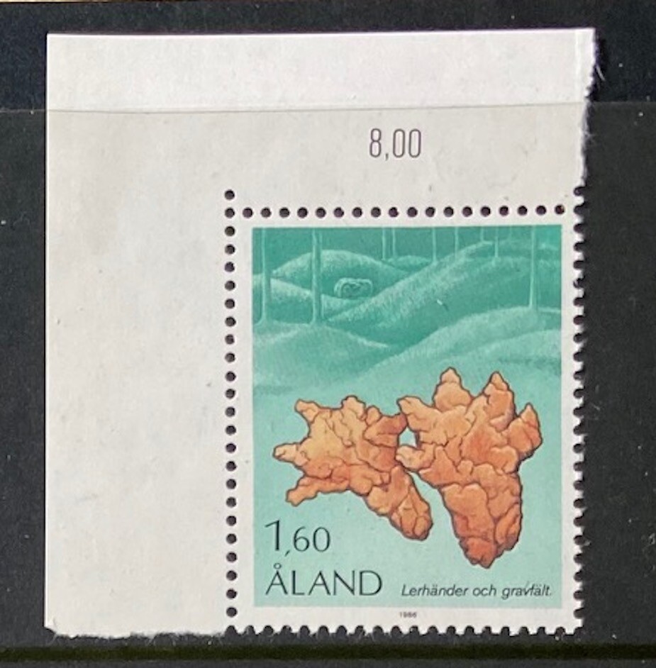 ALAND 11 Beautiful Mint NEVER Hinged MARGIN Value