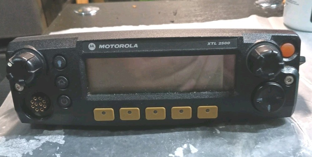 Xtl2500 Control Head Is Remote Mount. Works .