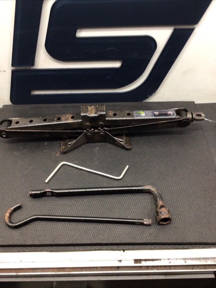 2002 Acura MDX - Jack And Tool Kit