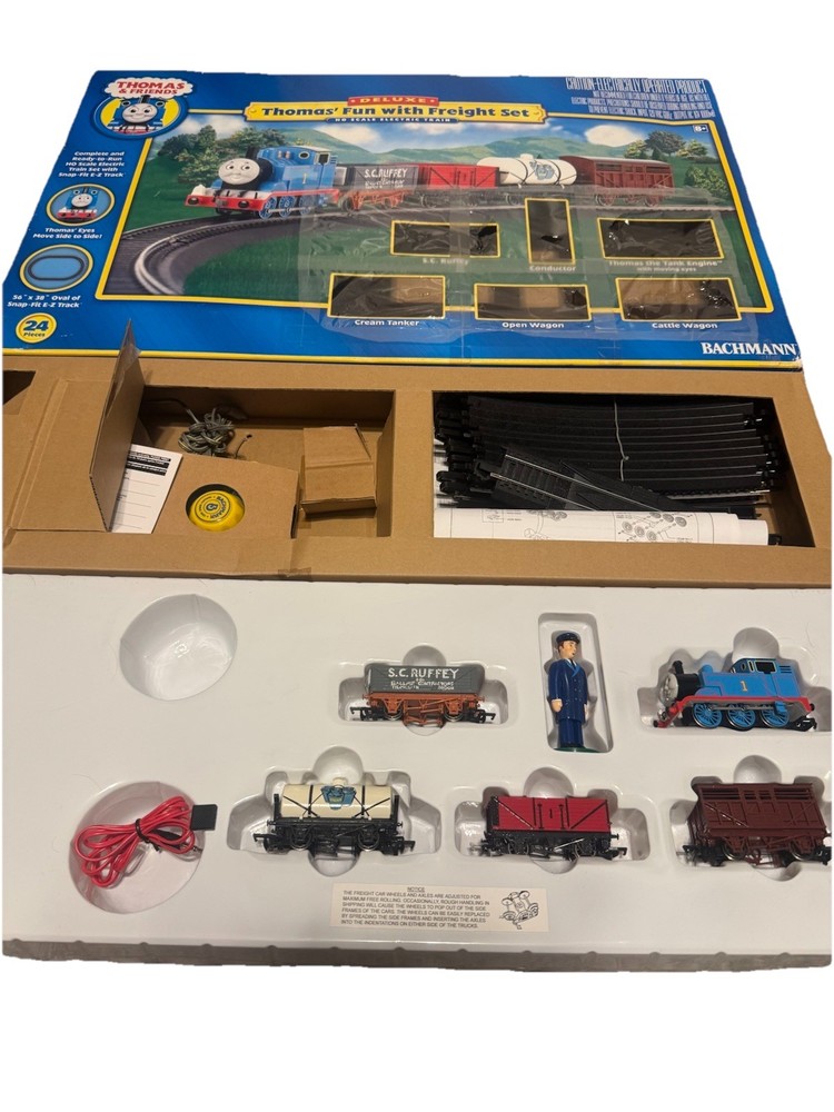 Deluxe Thomas' Fun With Freight Set HO Scale Electric Train No. Has everything