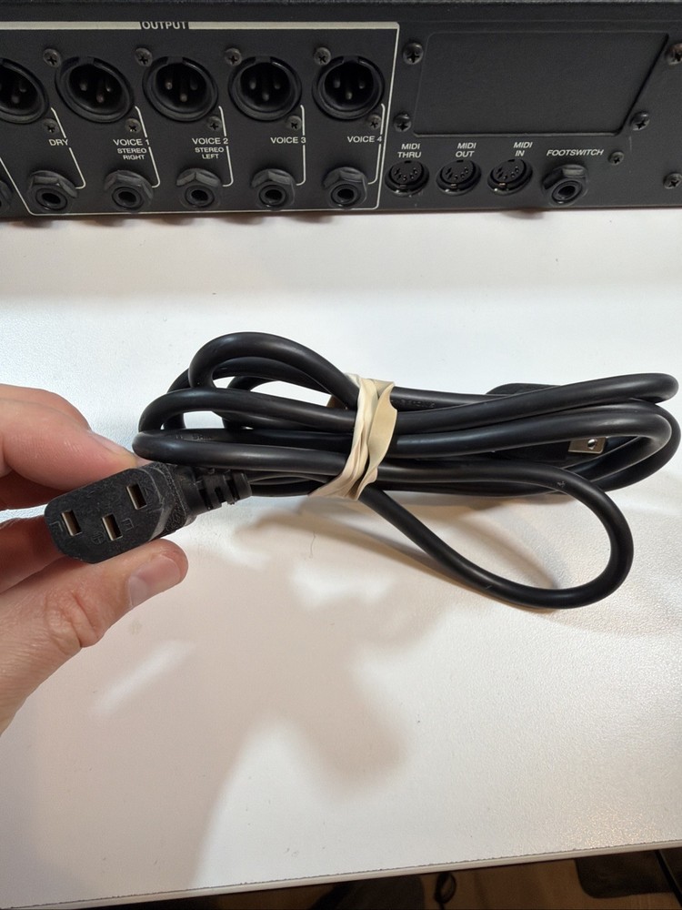 DIGITECH STUDIO VOCALIST RACK MOUNT STUDIO EFFECT VOCAL HARMONY PROCESSOR