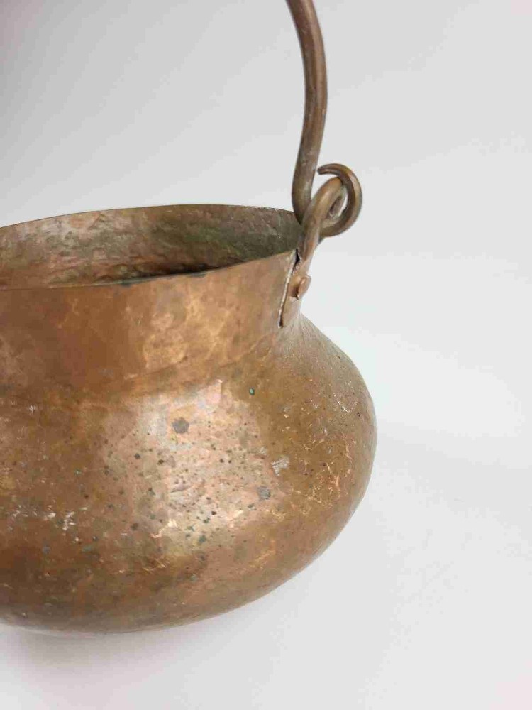 Vintage Hammered Copper Pot Kettle Cauldron With Handle