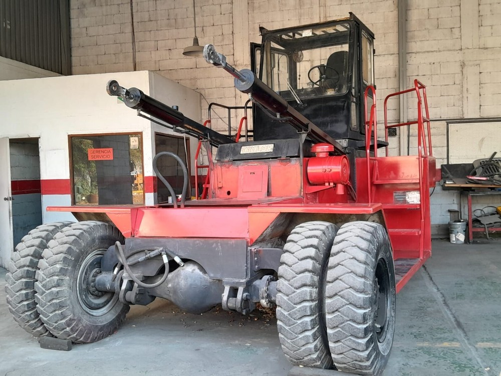 taylor forklift container handler empty