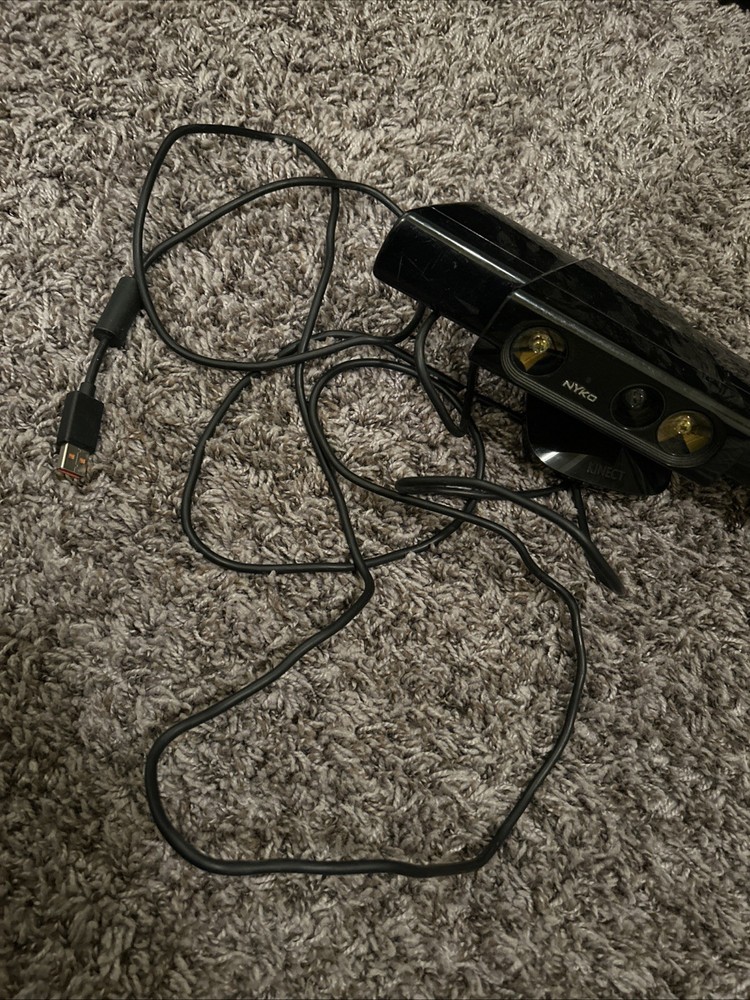 Microsoft Xbox 360 Kinect Sensor Bar with Nyko Zoom