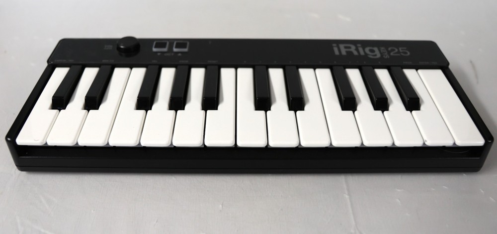 IK Multimedia iRig Keys 25 USB - Untested