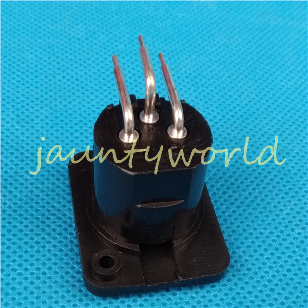 1PCS XLR 3 Pin Panel Mount Male Chassis Socket Connector
