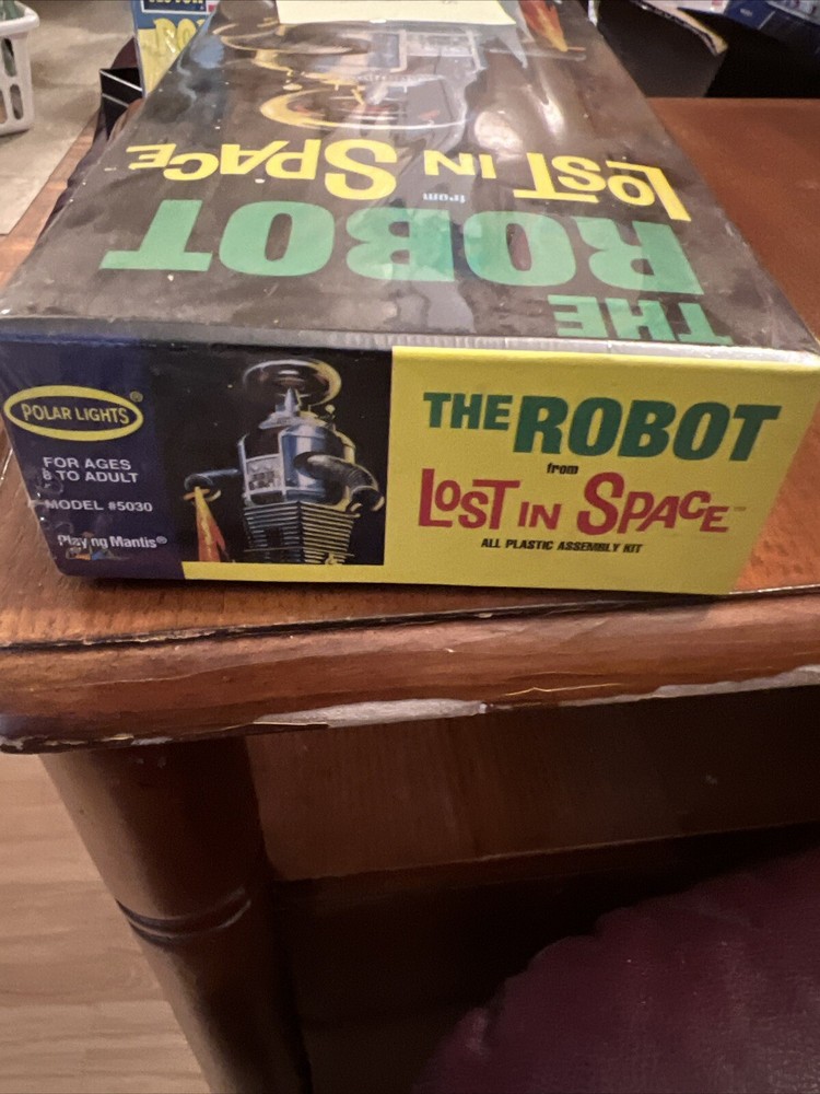 Polar Lights "The Robot" from Lost in Space