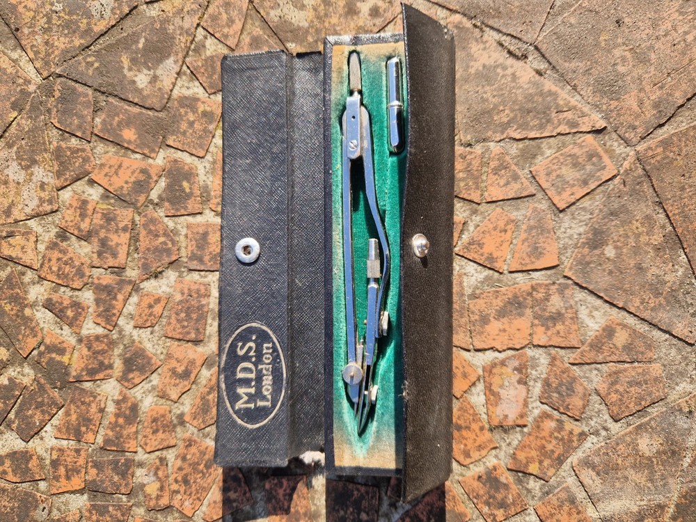 Vintage M.D.S.  Drawing Compass In Box