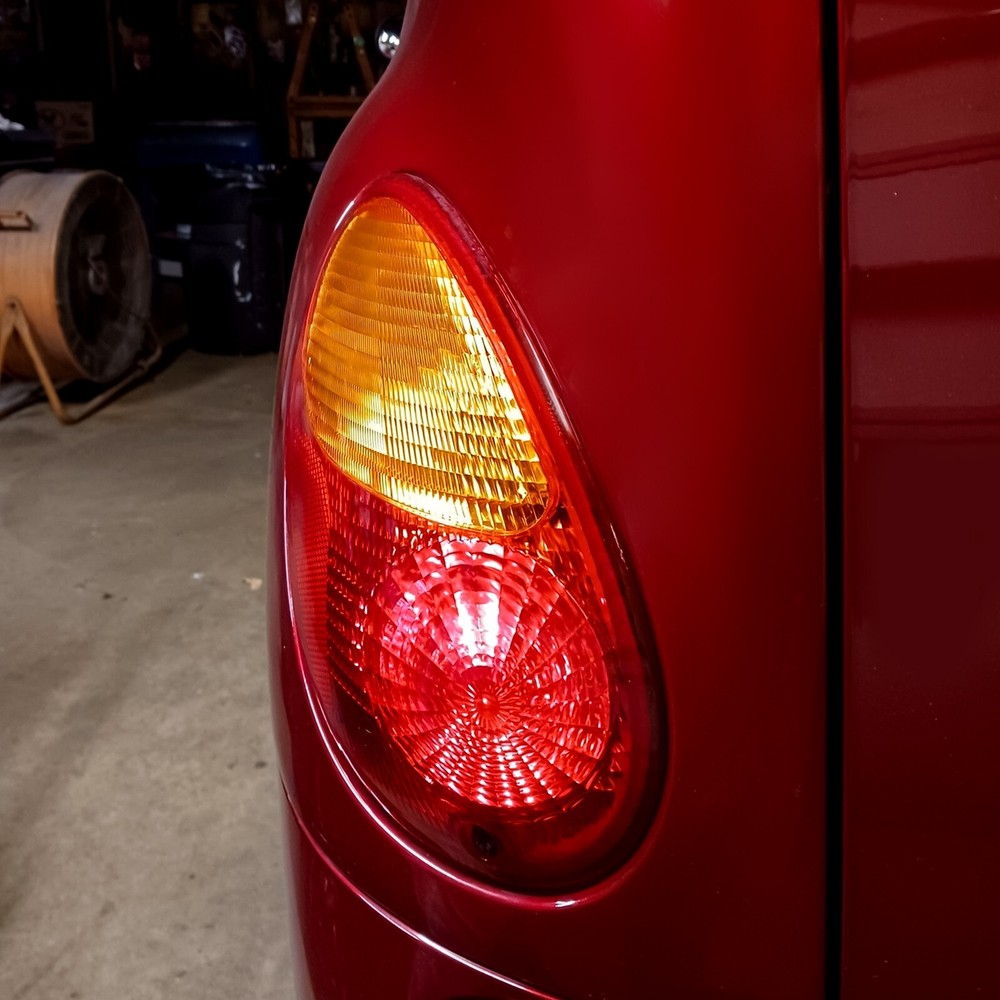 Driver Side Tail Light For Chrysler PT Cruiser 2001-2005 Halogen With bulb(s)