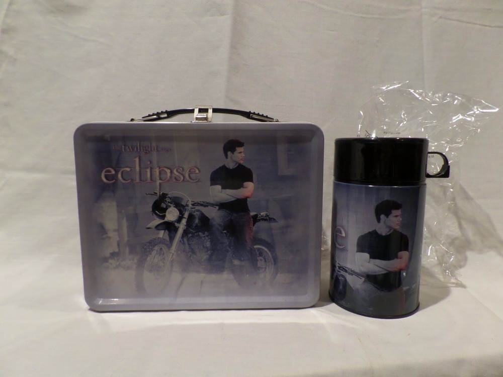 RARE TWILIGHT "ECLIPSE" METAL LUNCH BOX WITH MATCHING THERMOS BY NECA
