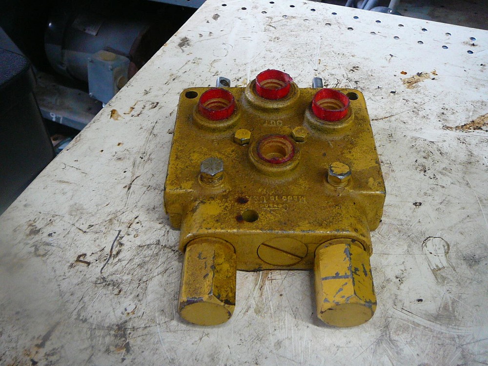 BPS 39036-80 DOUBLE SPOOL HYDRAULIC CONTROL VALVE