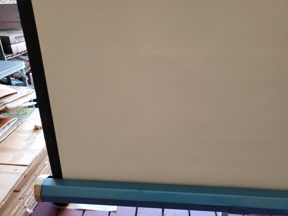 Da-Lite De Luxe Challenger Vintage Projector Screen 40 X 40 w/orginal box