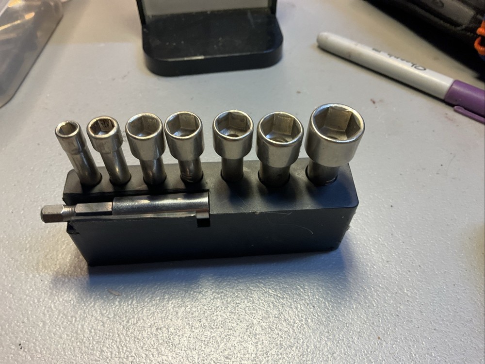 Lithium Pro 4V Screwdriver-Rechargeable W/27 Bits Including Nut Driver Bits